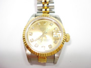 W1519 ROLEX 勞力士 69173 半金 女用手錶
流水編號W37字頭 原廠包鑲鑽面 錶頭直徑:26mm
