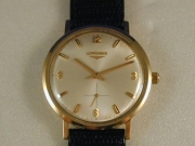 W0293

LONGINES 浪琴 14K黃K金  古董錶  手上鍊機芯  皮帶男用錶 

皮帶為替代用皮帶 六點鍾有小秒針 

錶頭直徑(不含龍頭)35mm   厚度8mm 

