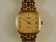 W0311

LONGINES  浪琴  方形  鍍包金  石英機芯  女用錶

有日期顯示     錶頭直徑(不含龍頭):22.5mm   厚度:6mm 



