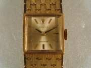 W0328 ROLEX 勞力士全部原裝 方形 女用錶
錶頭(不含龍頭):15.5*15.5mm 厚度:6.5mm
全長17cm 手錶共重54公克
